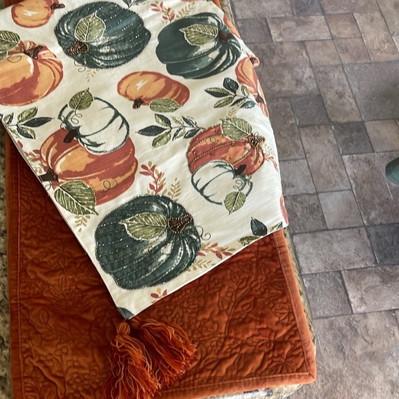 Fall table runner - Picture 2 of 2